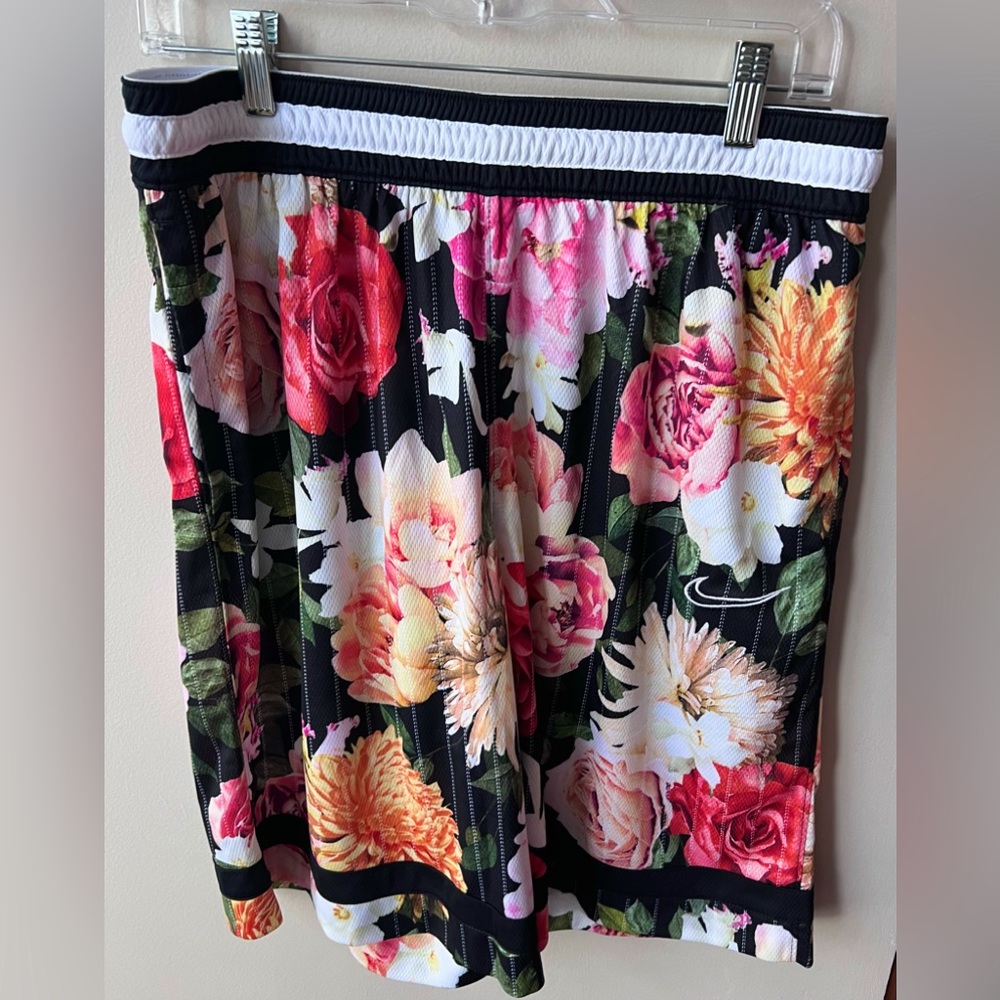 Mens Nike Dri-FIT Multicolor Floral Allover Print Shorts; Size L Color: Black